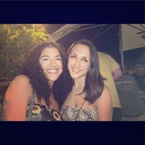 Meet your Posher, Danielle